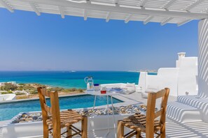 Outdoor dining - Venti Villa Naxos (Naxos)