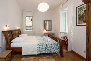 3 Schlafzimmer, Zimmersafe, Schreibtisch, schallisolierte Zimmer