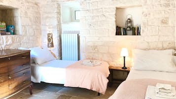 5 Schlafzimmer, Schreibtisch, BĂŒgeleisen/BĂŒgelbrett, kostenloses WLAN