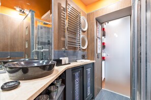 Shower, hair dryer, bidet, towels - Governo Vecchio | Comfort for two in Piazza Navona (Roma)