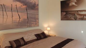 2 slaapkamers, een strijkplank/strijkijzer, gratis wifi, beddengoed