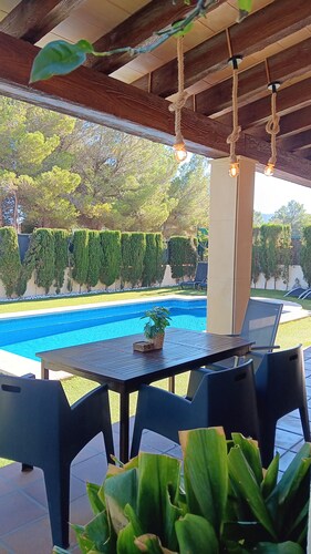 Villa Puerto Adriano mit privatem Pool und 5 Gehminuten vom Strand entfernt