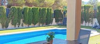 Villa Puerto Adriano avec piscine privée et à 5 min à pied de la plage