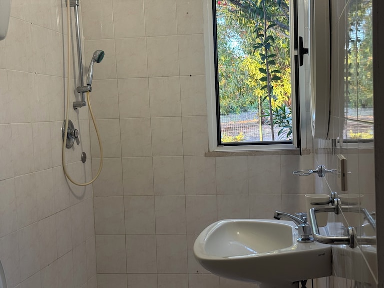Apartamento Con Jardín Con Vistas Al Mar - Tropea