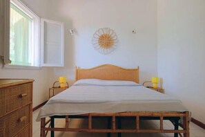 1 bedroom, iron/ironing board, bed sheets