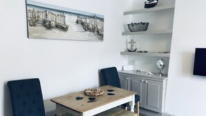 Apartment | In-room dining - Air Sanitizers and Full Anti-Bacterial Cleaning Between Guests - Zoe's Place (Dartmouth)