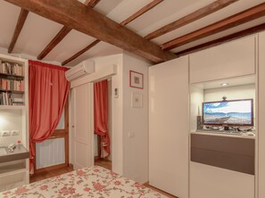 Interior - Your quiet and romantic apartment  In the magic of the historic center. (Firenze)