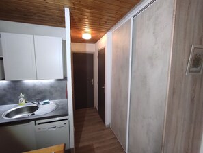 Kombination af bruser/badekar, Toiletpapir