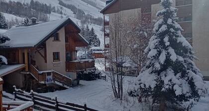 at the foot of the slopes, functional T4 with garage