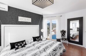 3 chambres, fer et planche à repasser, lit parapluie, Wi-Fi gratuit