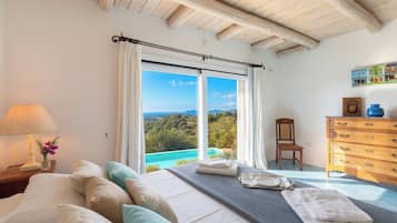 5 bedrooms, iron/ironing board, travel crib, WiFi