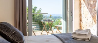 Villa front de mer, 5 chambres, 6 salles de bain, piscine à débordement, WiFi