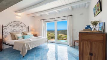 5 bedrooms, iron/ironing board, travel crib, WiFi