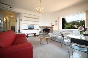 LED TV, fireplace, DVD player, books - Detached villa with wonderful views of Lake Maggiore (Stresa)