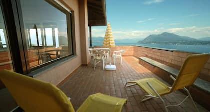Chalet independiente con vistas al lago Maggiore