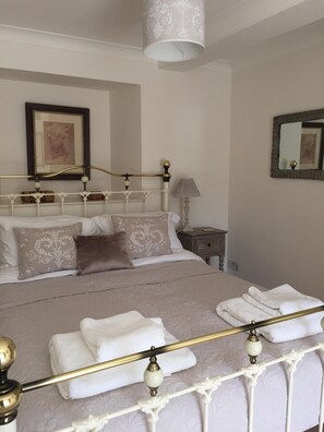 2 soverom, strykejern/-brett, wi-fi og sengetøy