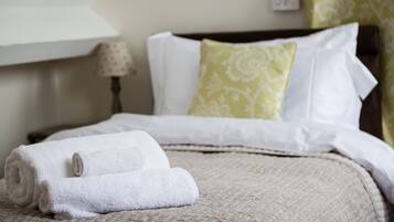 2 dormitorios, tabla de planchar con plancha, wifi y ropa de cama