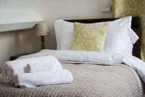 2 室のベッドルーム、アイロン / アイロン台、WiFi、ベッドシーツ