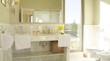 Combined shower/tub, jetted tub, hair dryer, bidet