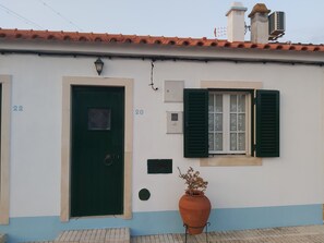 Exterior detail - Villa in the Sado natural reserve near Comporta (Montevil)