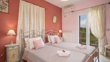 2 bedrooms, iron/ironing board, travel crib, free WiFi