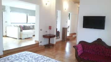 3 habitaciones, tabla de planchar con plancha, cuna de viaje y wifi