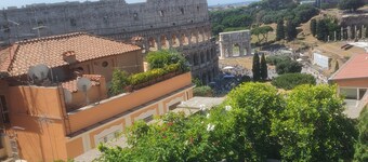 SUPERACTIC APARTMENT WITH SPLENDID TERRACE ON THE COLOSSEUM, BREATHTAKING VIEW
