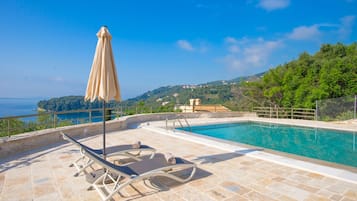 Piscina all'aperto