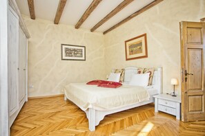 3 soverom, skrivebord, strykejern/-brett og wi-fi (inkludert)