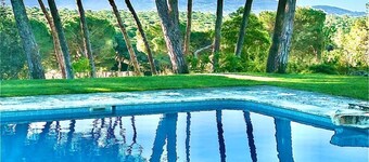 VILLA  WITH LUXURY  PARK, 8.000m2 of GRASS AND LARGE POOL  COLARES -  SINTRA
