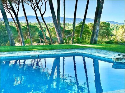 VILLA  WITH LUXURY  PARK, 8.000m2 of GRASS AND LARGE POOL  COLARES -  SINTRA