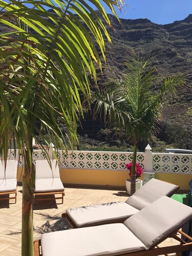 Moderne villa med fantastisk udsigt over bjergene