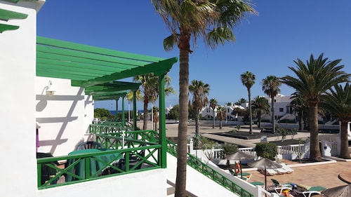 Playa Park 1. Stock, renoviert, moderne Wohnung mit WIFI, nah an allen Annehmlichkeiten