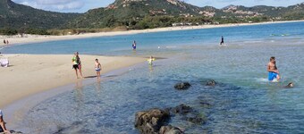 Splendid Sea View Villa with Privacy and Garden, Just 700m from the Beach!
