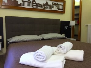 2 bedrooms, iron/ironing board, travel cot, free WiFi