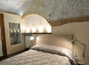 2 bedrooms, iron/ironing board, travel cot, free WiFi