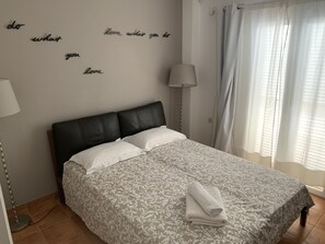 3 bedrooms, in-room safe, iron/ironing board, travel crib - Mountainside villa and view overlooking the sea, a paradise on earth (La Herradura)