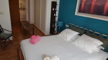 3 slaapkamers, een kluis op de kamer, een strijkplank/strijkijzer