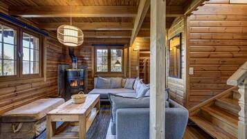 Fernseher, Kamin, Stereoanlage