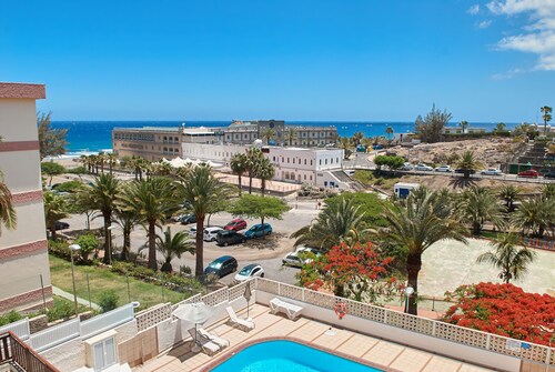 Asunto rannan vieressä, uima-allas, ilmastointi ja ilmainen WiFi