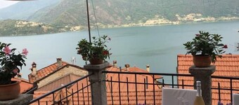 Casa Il Terrazzino Lake Como detached house on two levels