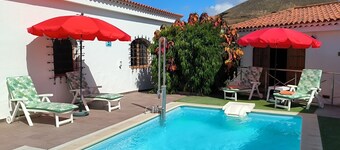Finca La Esperanza. Seaview Villa with private heated pool. (Accessible)