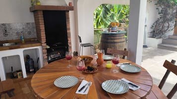Buiten dineren
