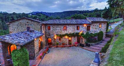 Chiusarella Arceno Rentals Club Chianti Villa exclusive Pool Concierge freeWiFi