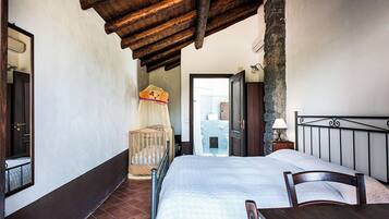 5 Schlafzimmer, Bügeleisen/Bügelbrett, WLAN, Bettwäsche