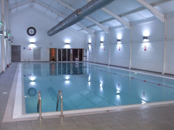 Indoor pool, a heated pool - Filey. Active leisure or relaxing beach holiday. (Filey)