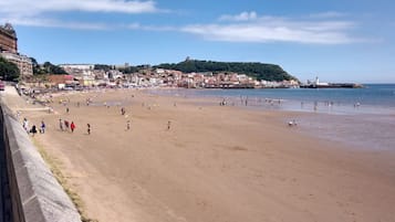 Una spiaggia nelle vicinanze