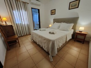 2 sovrum, strykjärn/strykbräda, gratis wi-fi och sängkläder