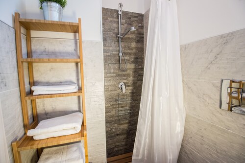 Bright studio / trim bamboo crash style 