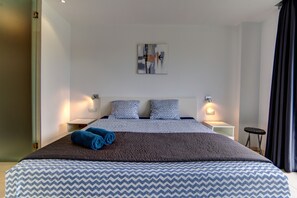 2 habitaciones, tabla de planchar con plancha, wifi y ropa de cama